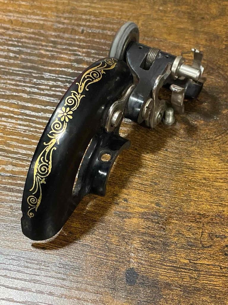 Genuine Singer 66/99 Sewing Machine Bobbin Winder Assembly w/ Friction Tire