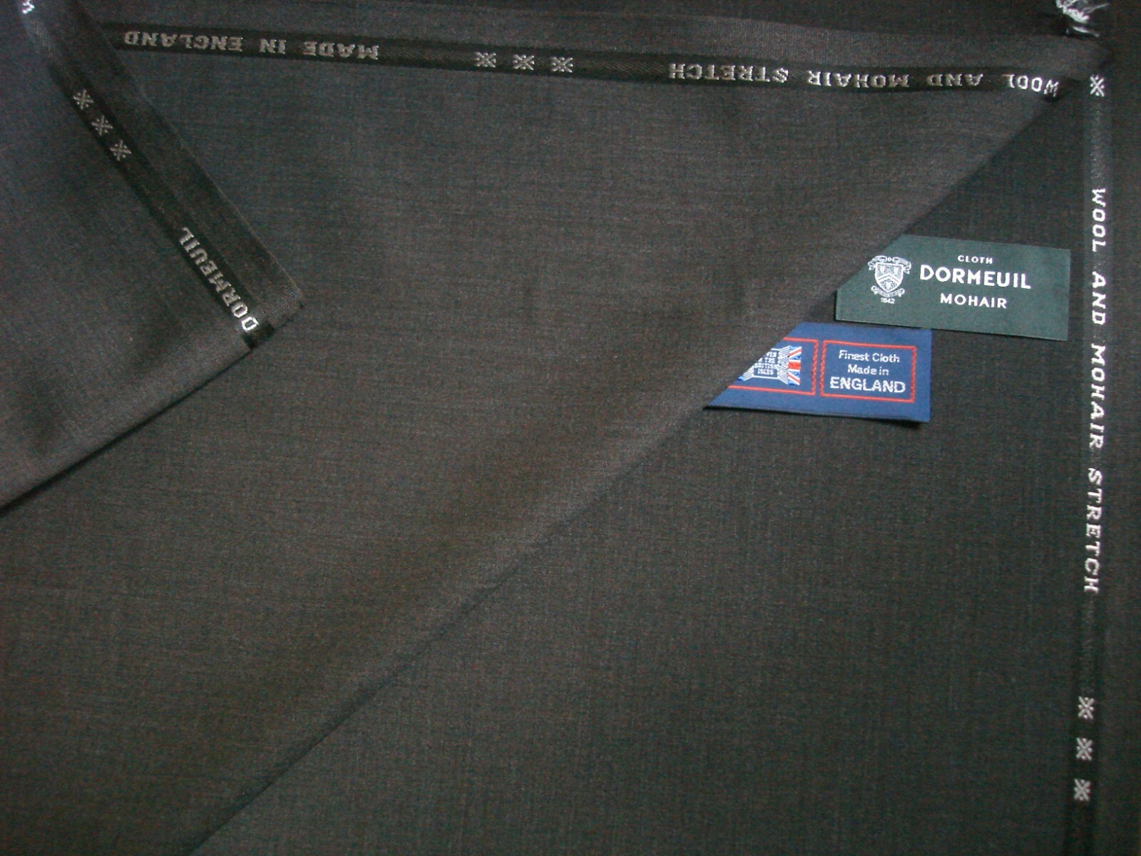 DORMEUIL 85% WOOL + 15% MOHAIR “LOW WEFT STRETCH” SUITING FABRIC IN Brown =3.4 m