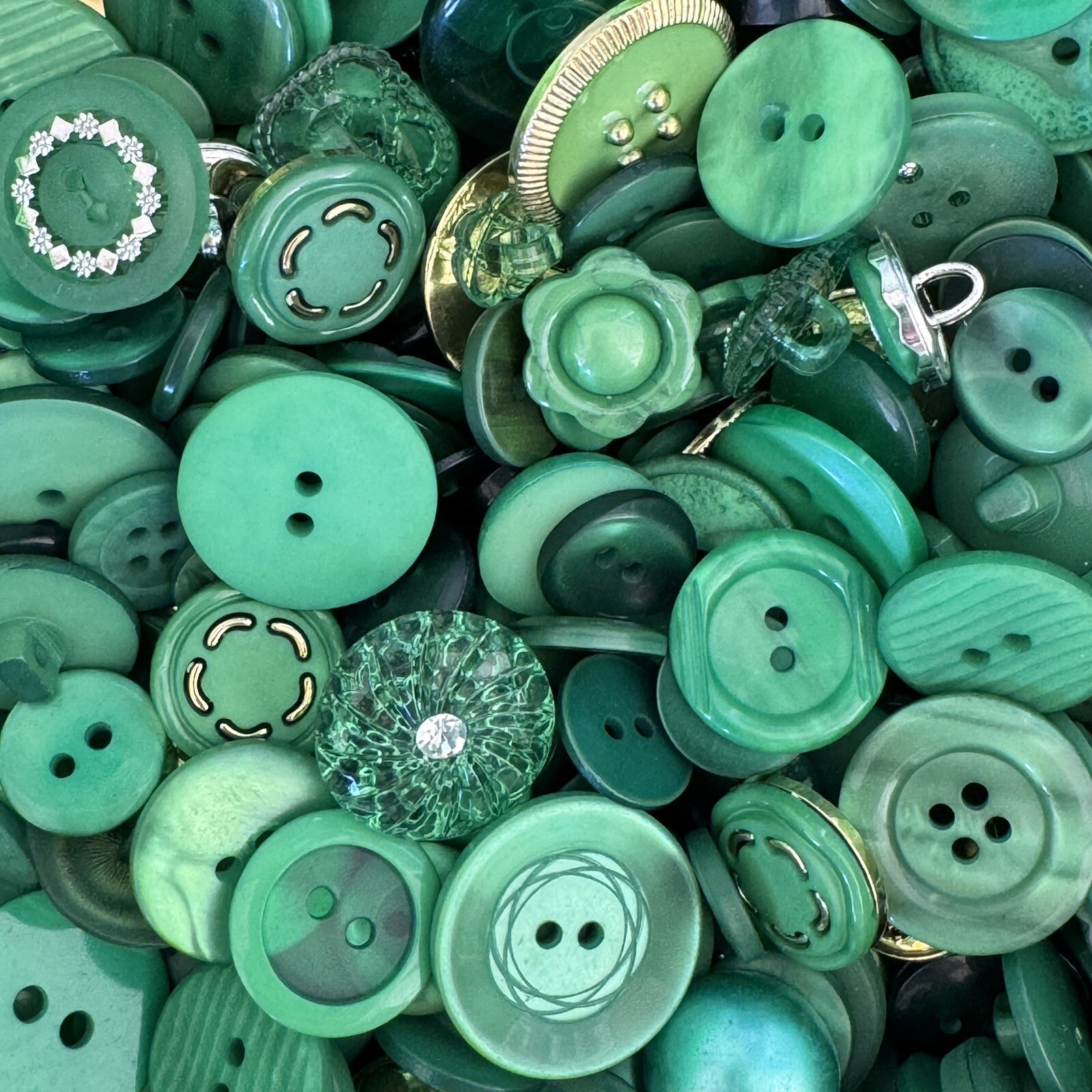 Incredible Mixed Lot GREEN Premium Buttons All Sizes For Embellishments