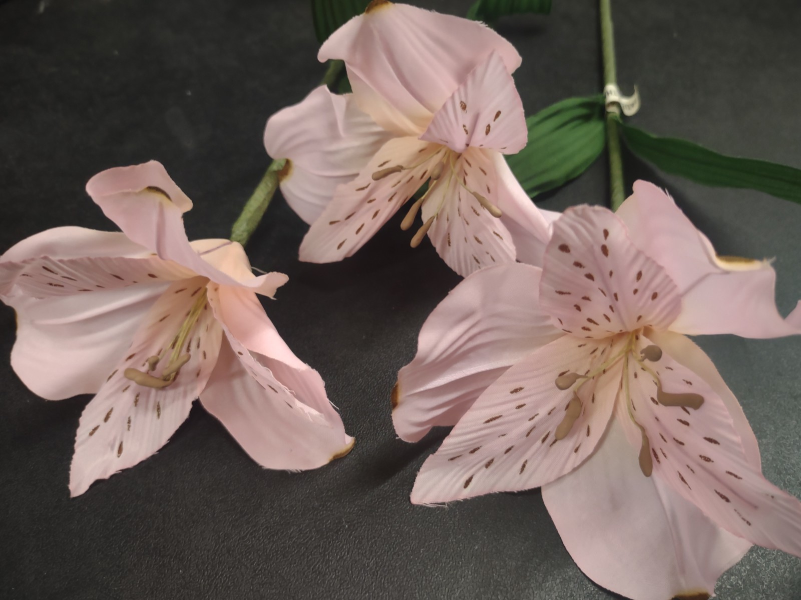 3/Set Vintage Stems: Jumbo Alstroemeria, 6″ Bloom, Silk Peruvian Lily/Alstro 18″
