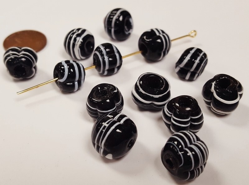 12 VINTAGE HANDMADE GLASS BLACK WHITE SWIRL 11x13mm. LAMPWORK MELON BEADS N171