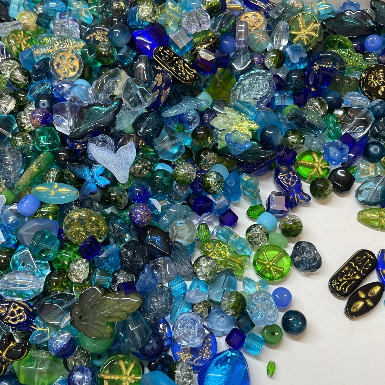 100g Glass beads lot jewelry making mix variety bead supplies Read Description
