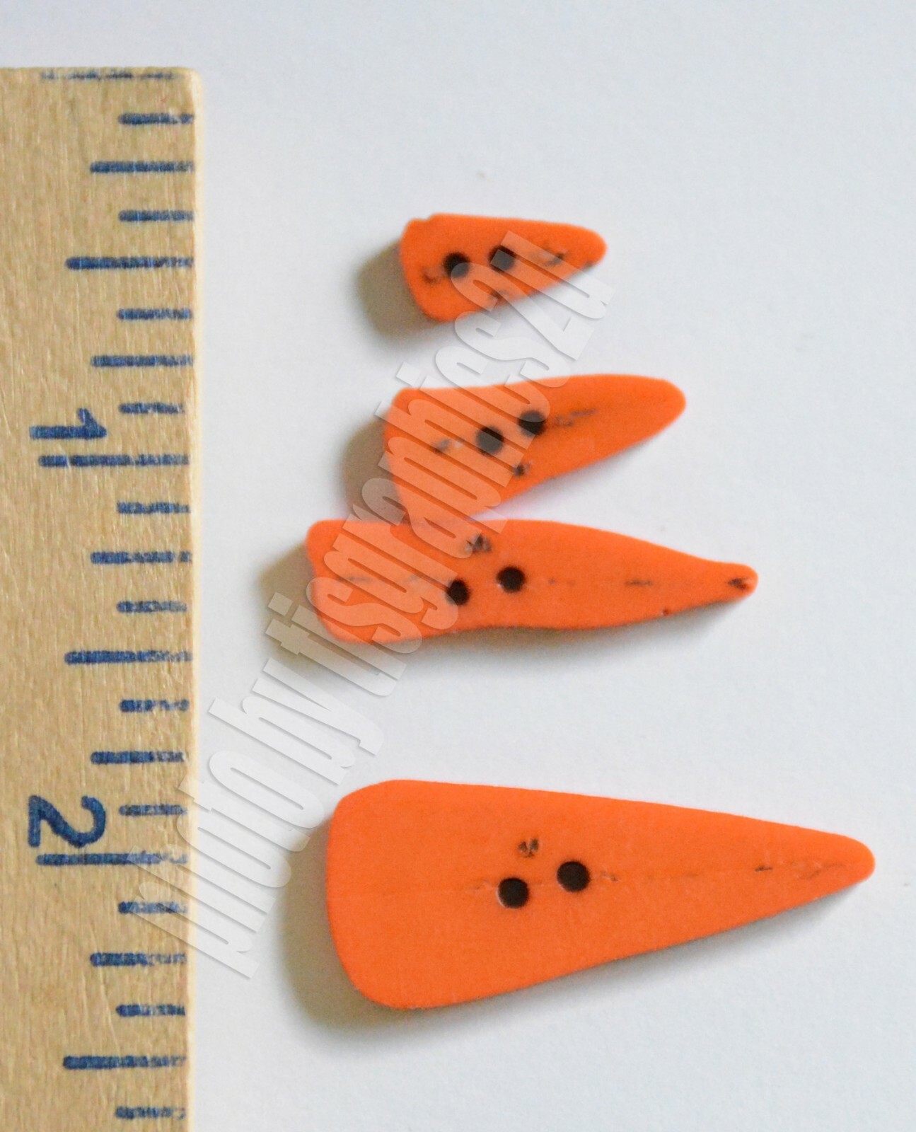 Carrot Noses / 2-Hole Sew Thru Button / Jesse James Dress it Up / Snowman Nose