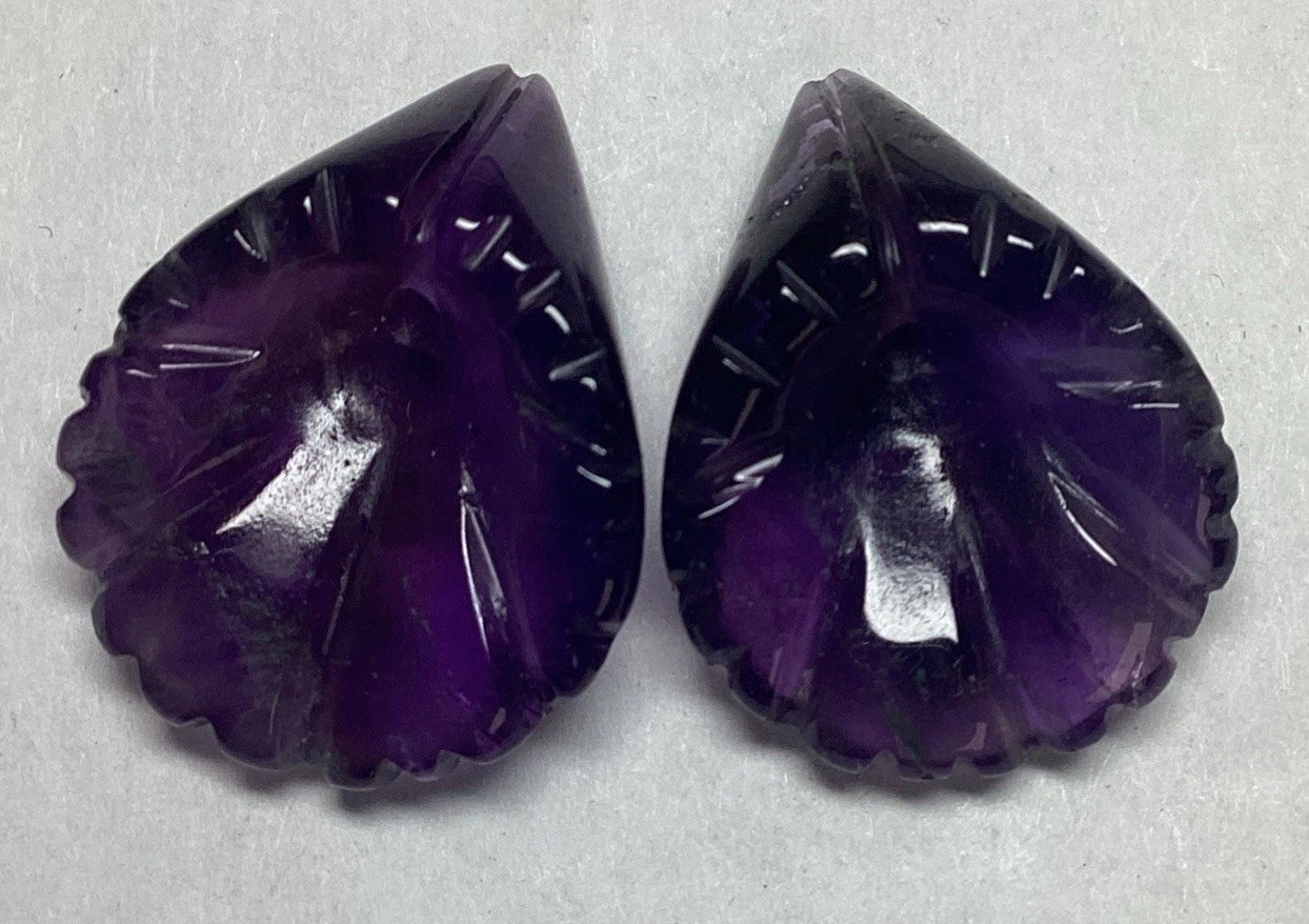 Pair Vintage Amethyst Lily Beads 20 Carats 19 mm #272