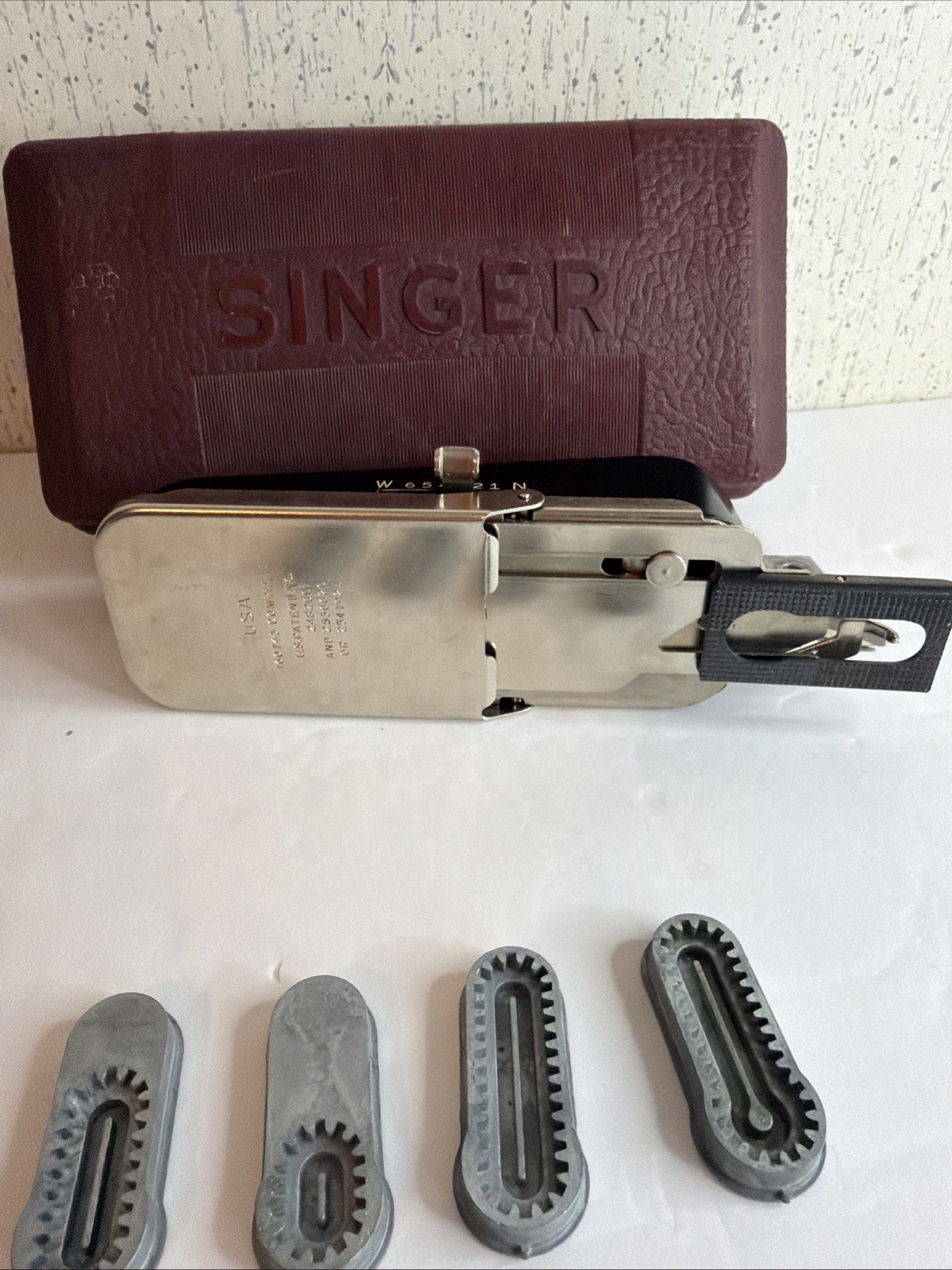 Vintage Singer Sewing Machine Slant Needle Buttonholer #160743 USA