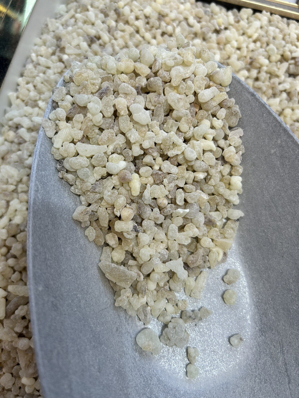 Royal hojari frankincense small resins medicine grade from Oman 1 kg