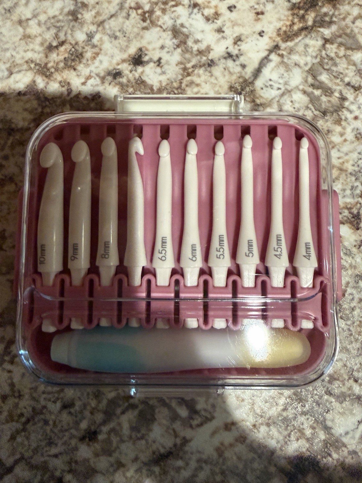 Crochet Hook Set with Storage Case, Sizes 4-10mm (4, 4.5, 5, 5.5)