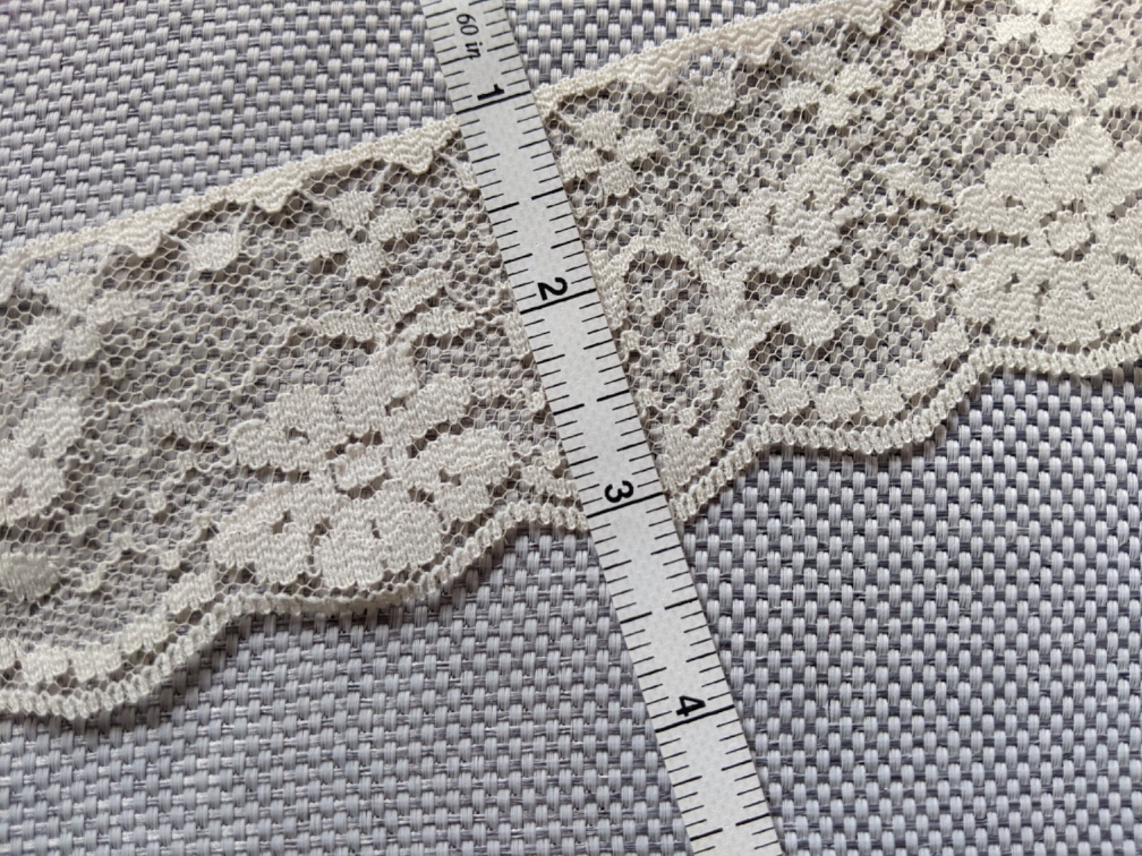 LACE – 2 inches wide – ivory