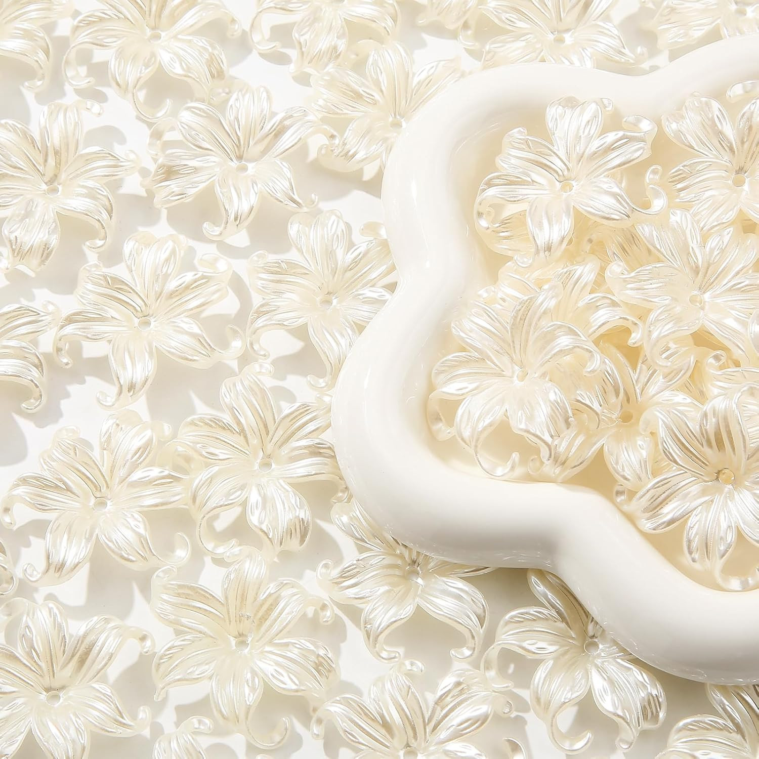 40pcs Flower Shape Beads White Pearl Flower Beads Color Lily Beads for DIY Craft