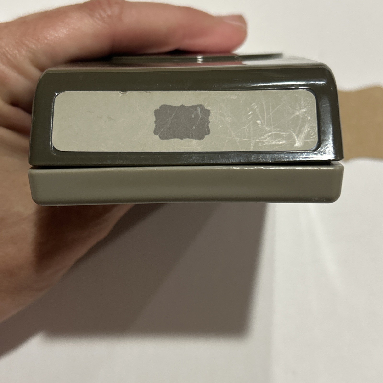 Stampin Up Decorative Label Paper Punch 120907 Retired Locking Flat XL Gift Tag