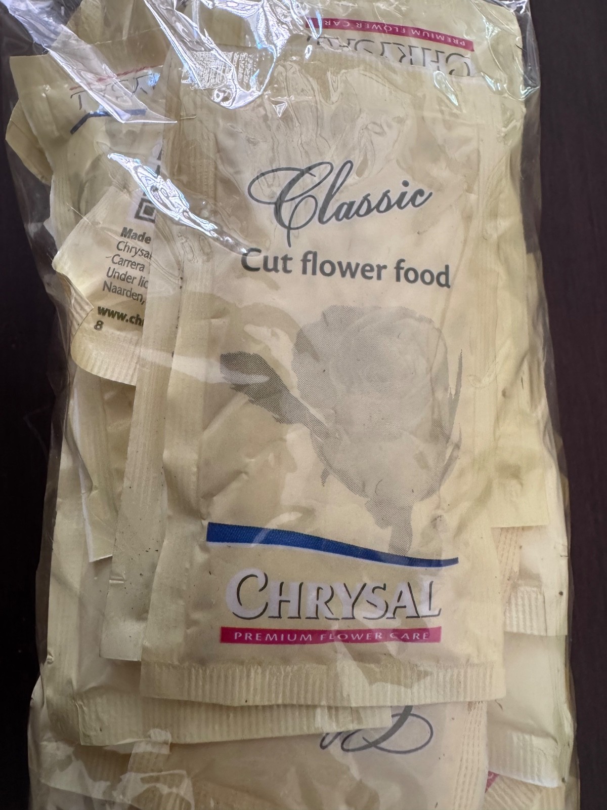 50 Chrysal Classic Cut Flower Food Mix of 5 and 10 Gram Packets