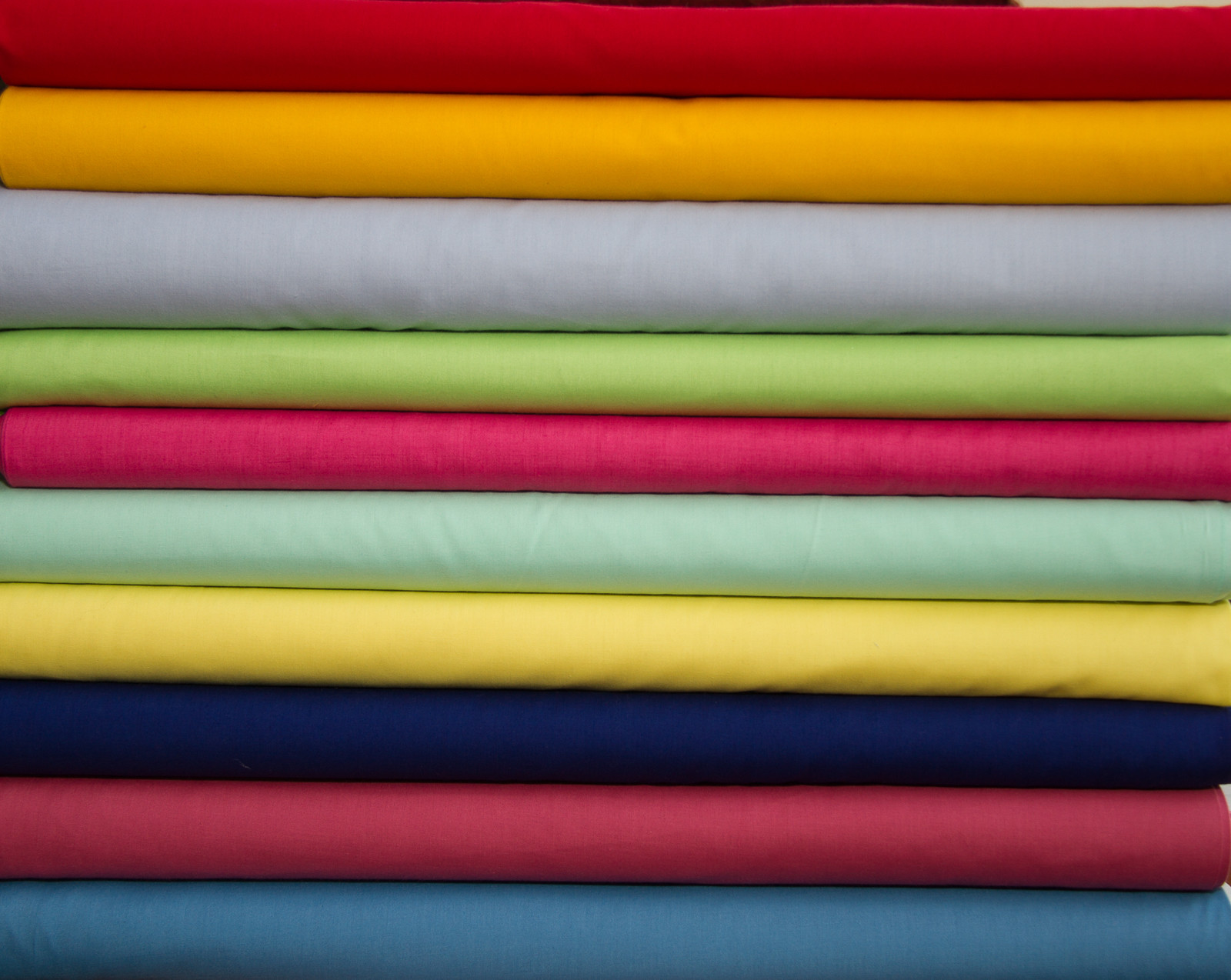 BROADCLOTH Poly/Cotton WHOLESALE 44/45″ FABRIC – 20 Yard Bolt – 40+ Colors