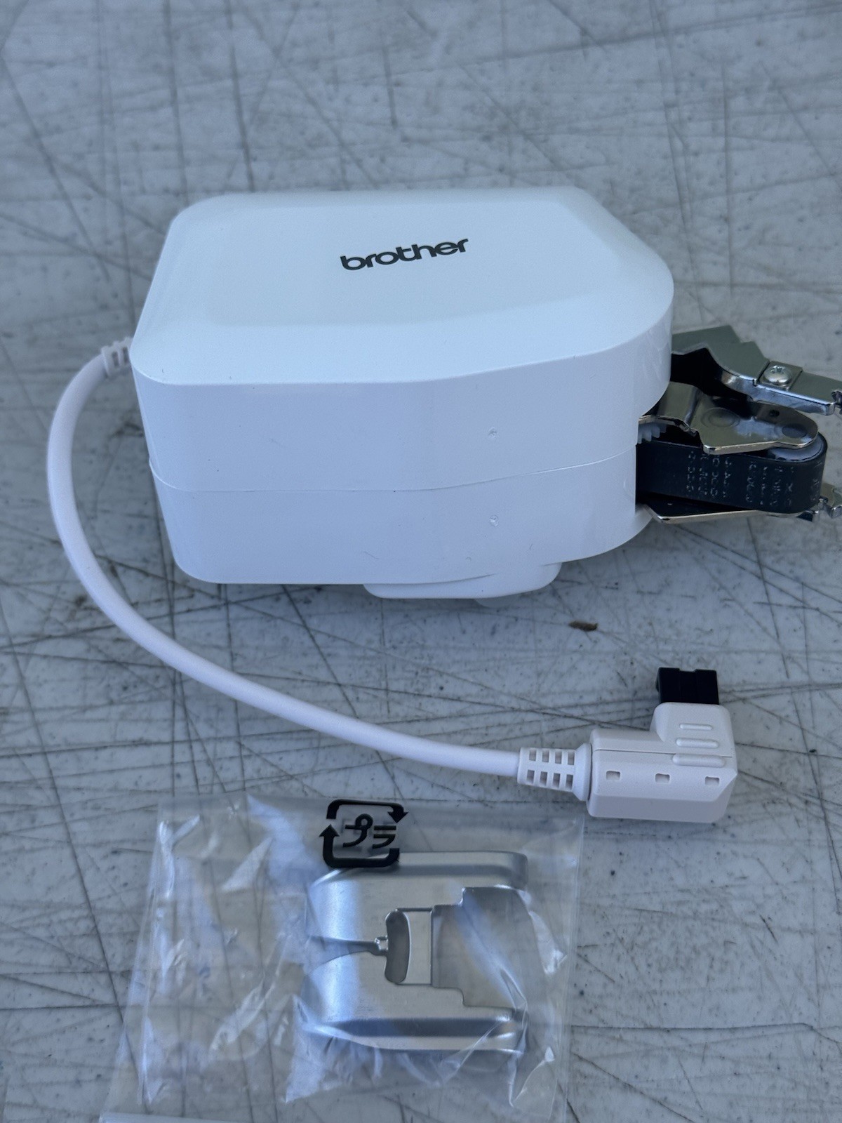 Brother – SA209 – Compact MuVit Motorized Dual Feed Foot BRAND NEW