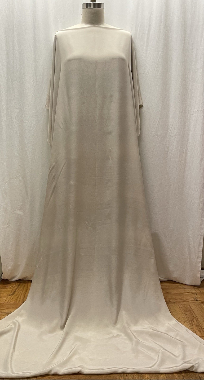 100% Mulberry Silk Crepe De Chine Light Beige Fabric 22mm 2.25 Yards & 46″ Wide