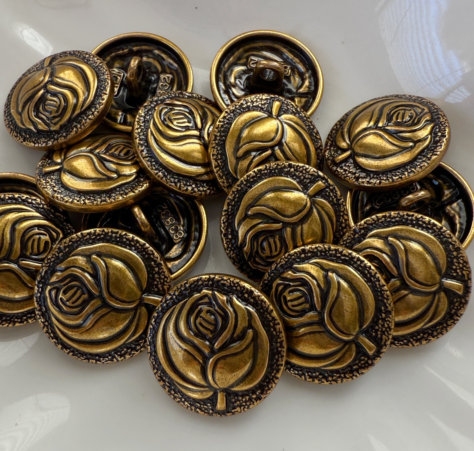10PC Antiqued Bronze Rose Floral Metal Buttons Crafts Shank Buttons 18mm