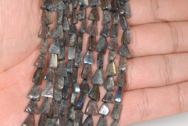 7X6-10X7MM GREY LABRADORITE GEMSTONE TRIANGLE NUGGET LOOSE BEADS 14-15inch