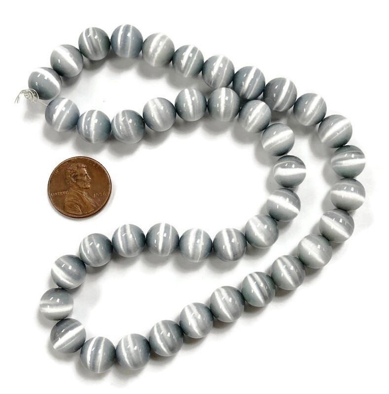 38 Cat’s Eye Fiber Optic Gray Glass 10mm. Smooth Round Beads CH86