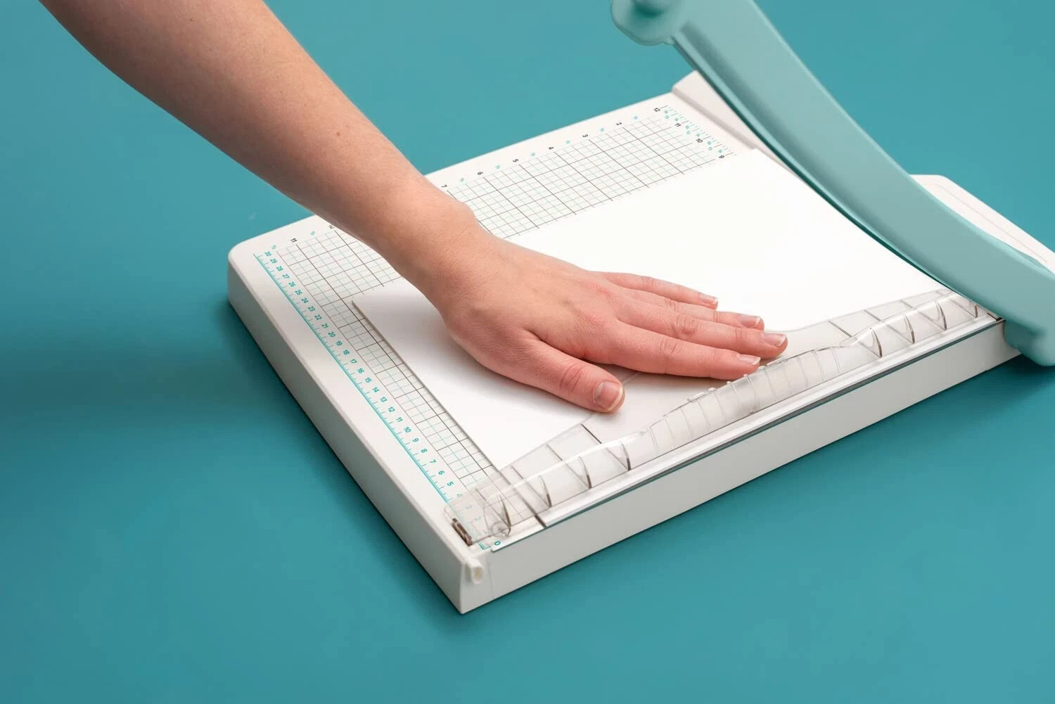 We R Memory Keepers Guillotine Trimmer 12″x12″ Large 60000026 by American Crafts