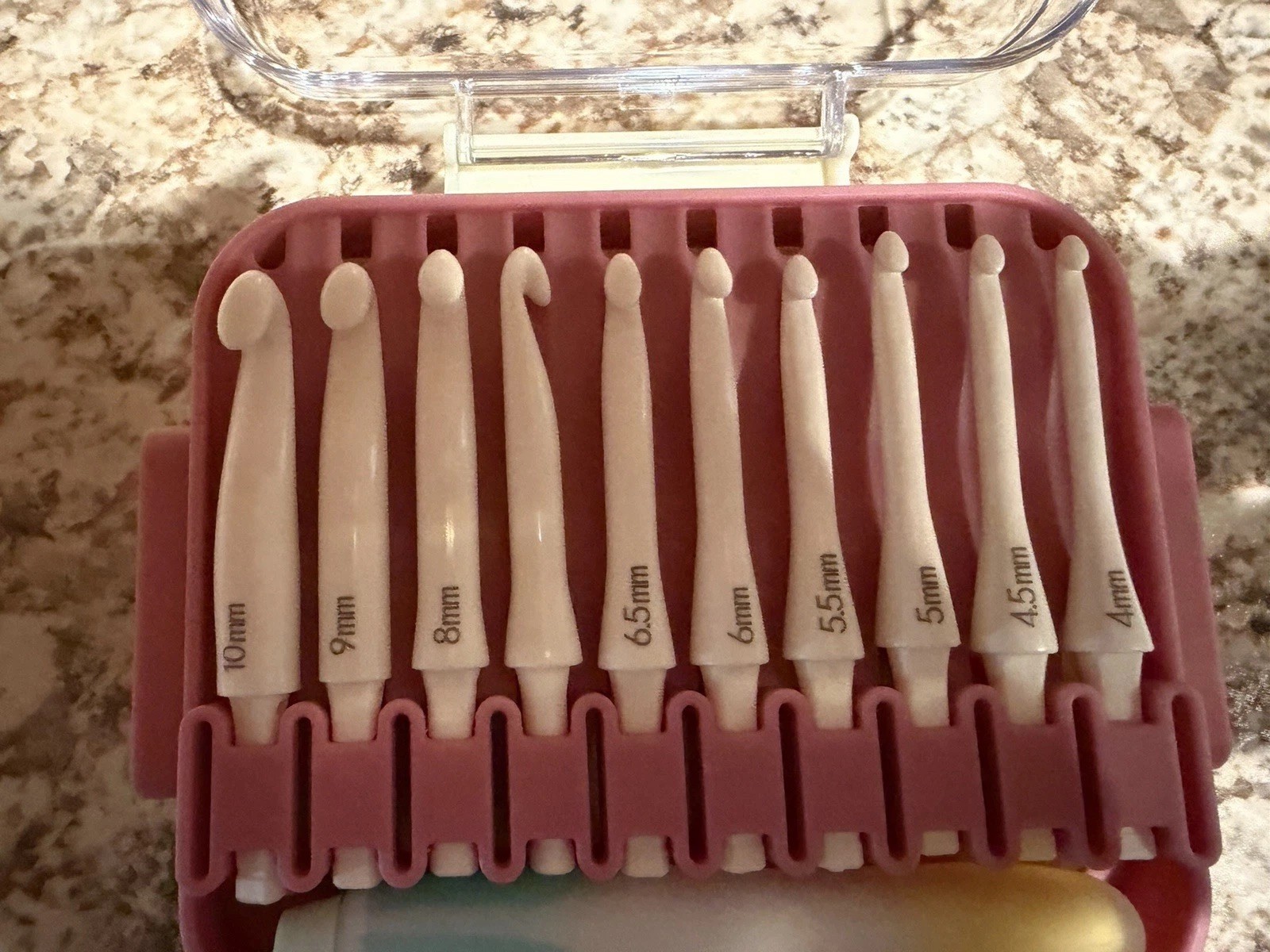 Crochet Hook Set with Storage Case, Sizes 4-10mm (4, 4.5, 5, 5.5)