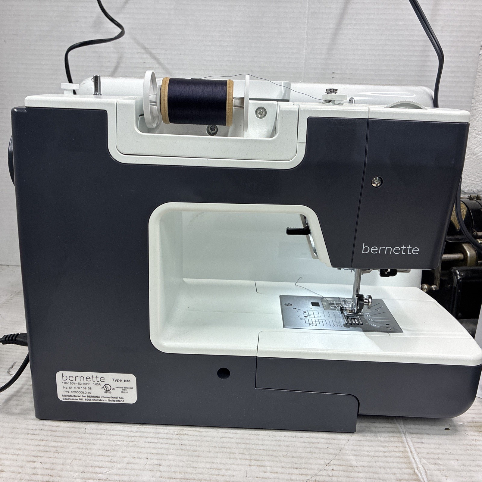 Bernette B38 Swiss Design Computerized Sewing Machine See Description