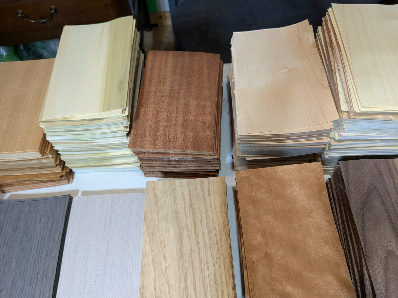 Grab Box full of Mixed WOOD Veneer 5″ x 8″ sheets 55-70 pcs       IC30