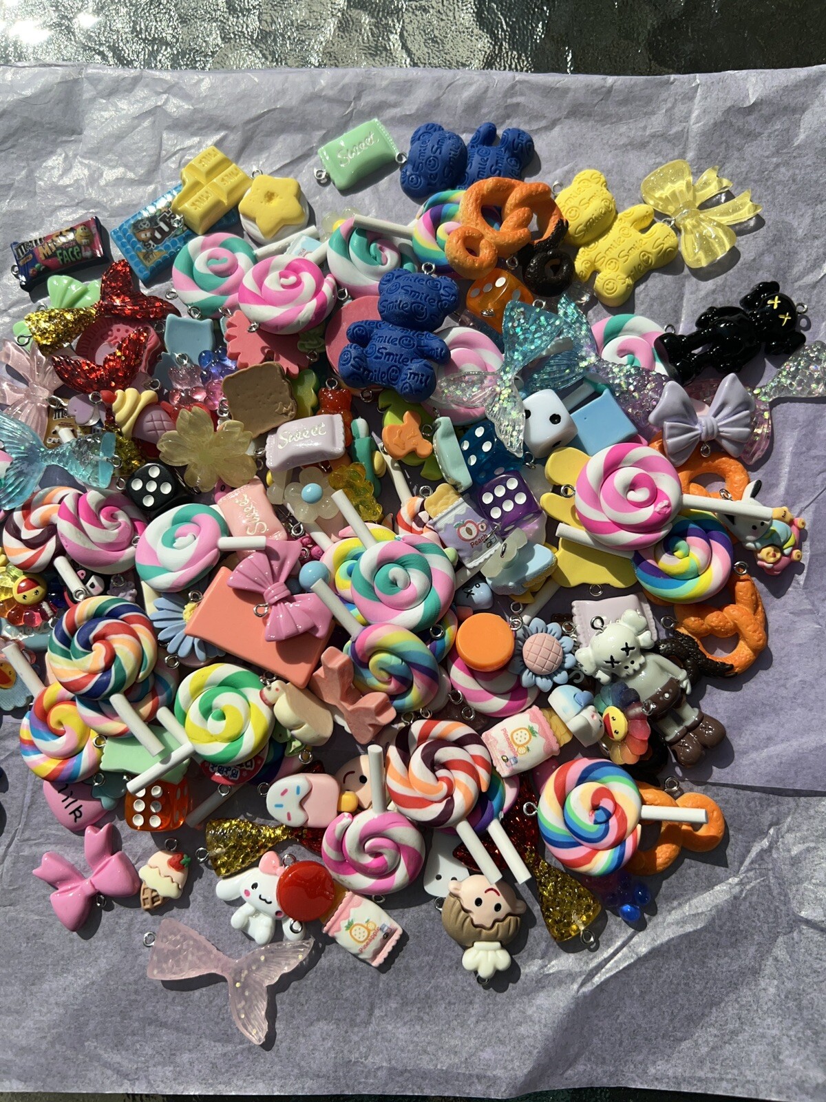 Lot of 30pcs mixed assortment charms.