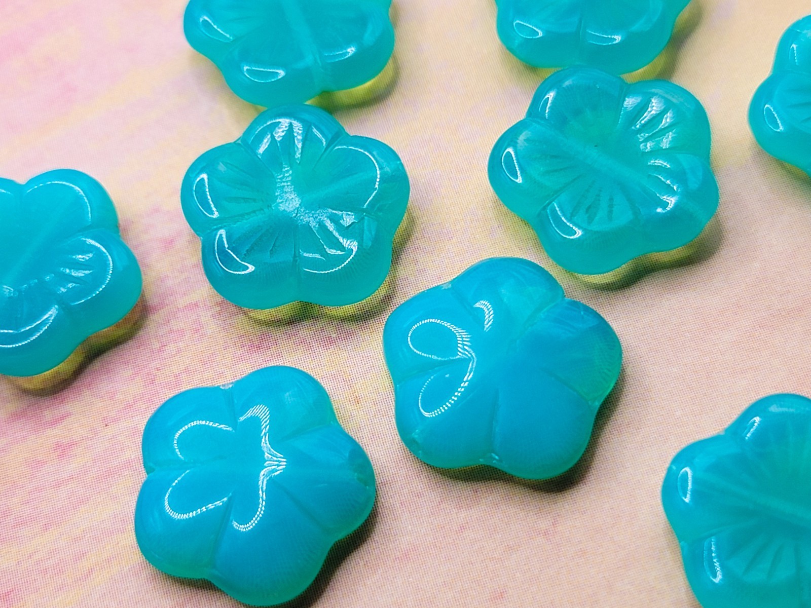 14mm Flower Uranium Glass Beads Green Opal Czech Pressed Glass 10pcs