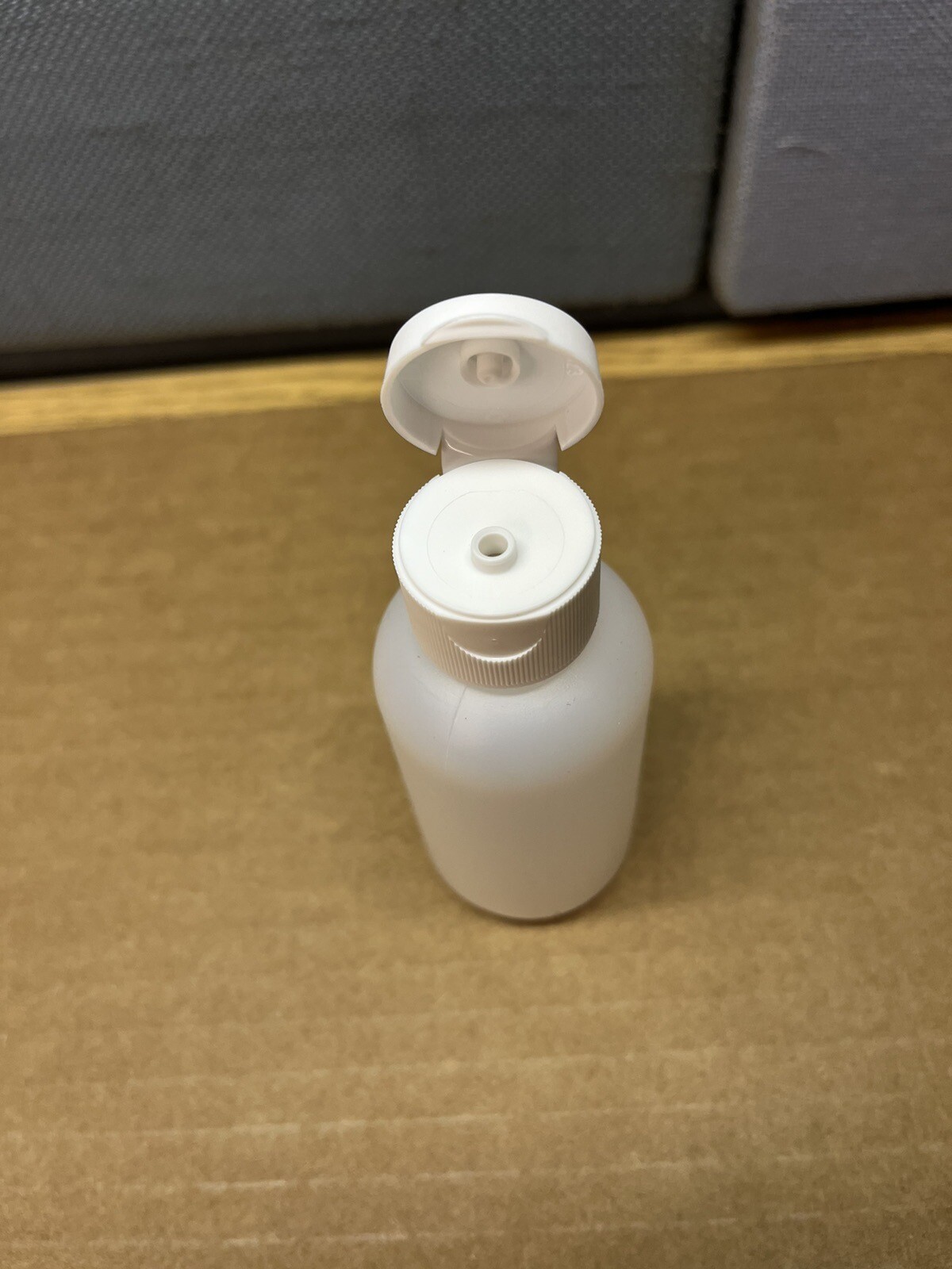 100 pack- 2oz (60mL) Plastic Boston Round Squeeze Bottles (With Caps) GOOD QUAL