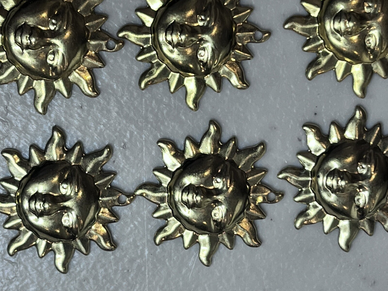 15 PCS Raw Brass Sunny Sun Face Charm Pendant 20mm Jewelry Craft Findings