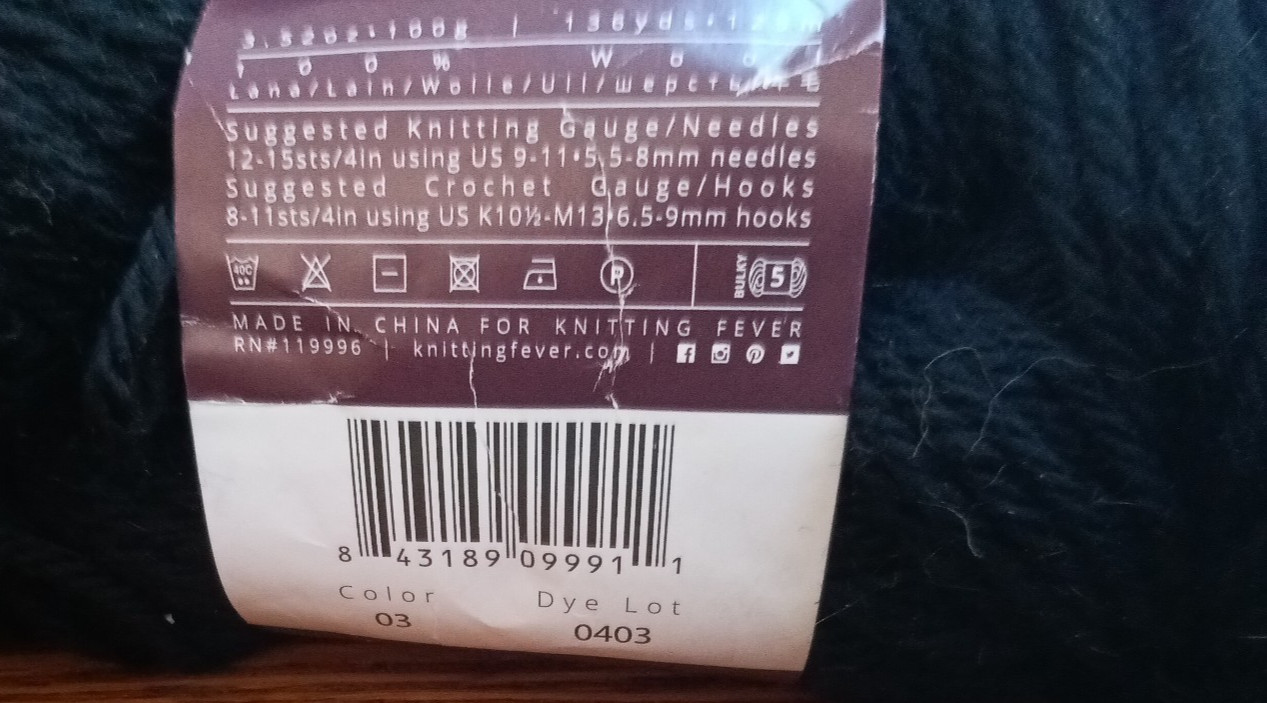 ELLA RAE Chunky Merino Superwash Yarn Color Black 3.52oz 100 gr 136 yds