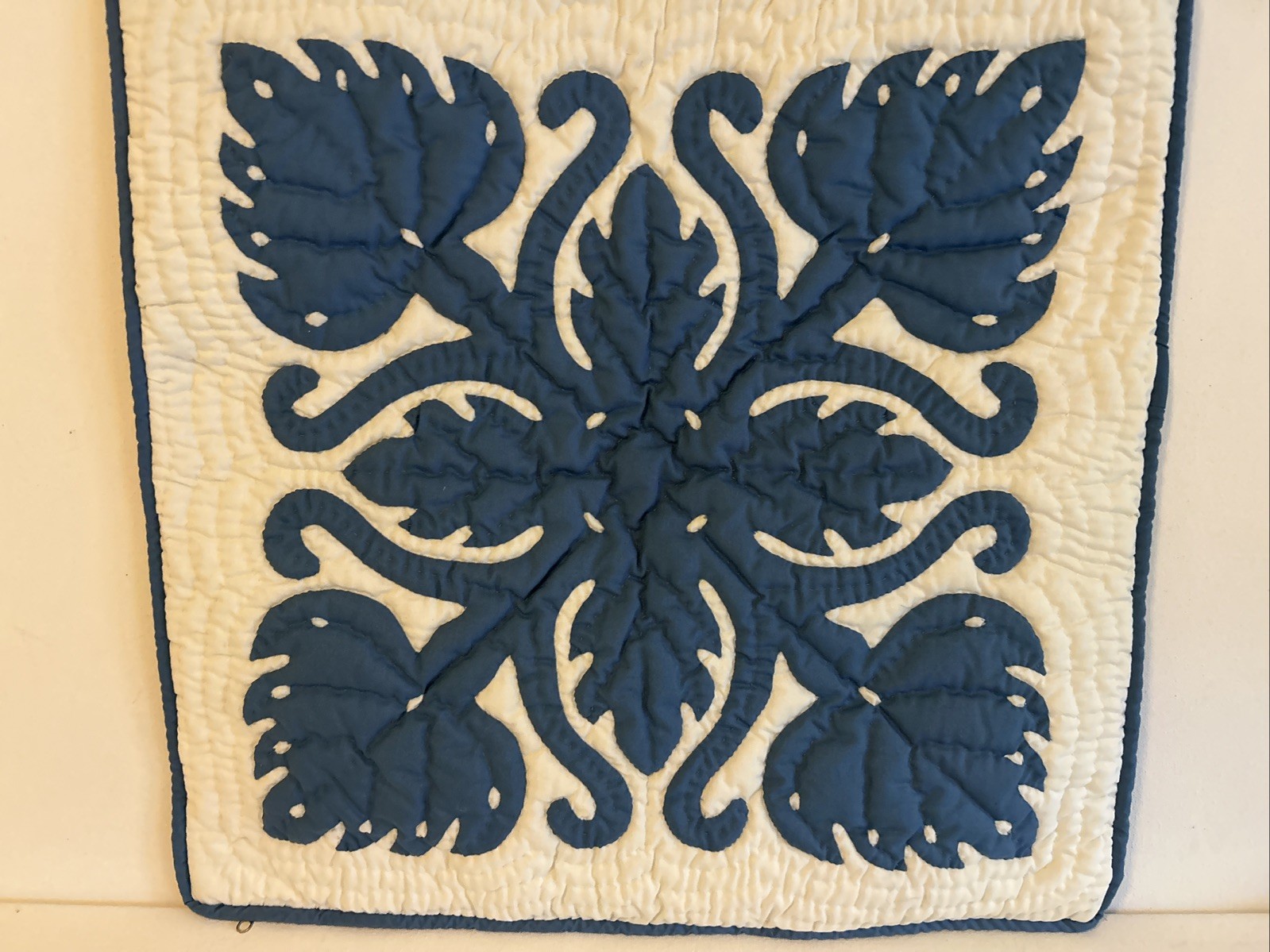 1Hawaiian Handmade Appliqué Pillow Throw Cover– 18/18 Blue Floral Free Shipping
