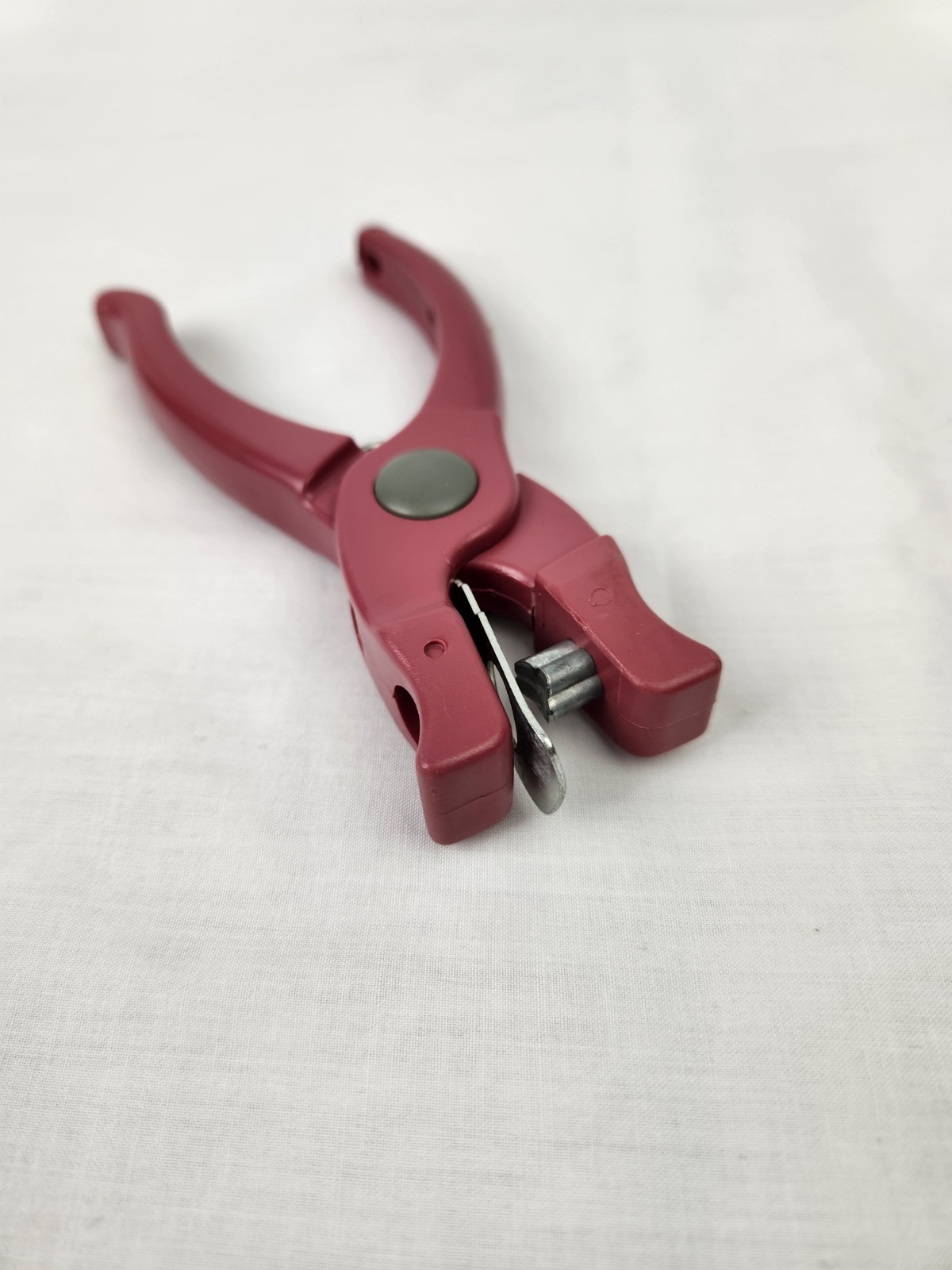 PROVO CRAFT 34-0065 Hand Paper Punch Crafting Tool Flower Shape