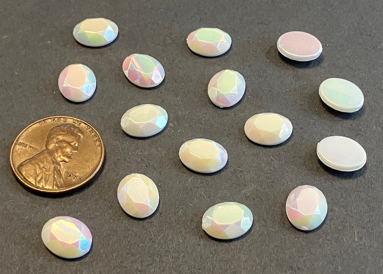 24 Vintage Chalk White Aurora Borealis Acrylic Faceted 10x8mm Oval Cabochons S11