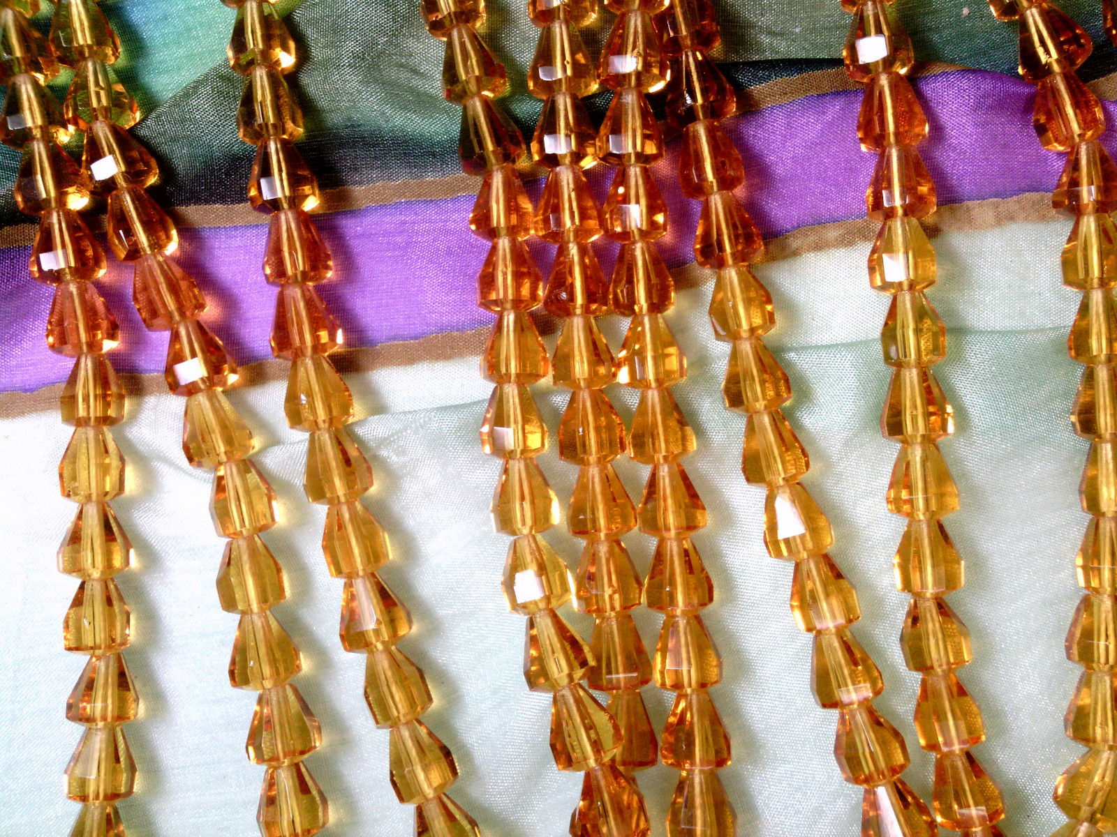 Vtg 600 FACETED BELL TRANSPARENT AMBER GLASS DROPS 6X5.6MM #042412g CLOSE OUT