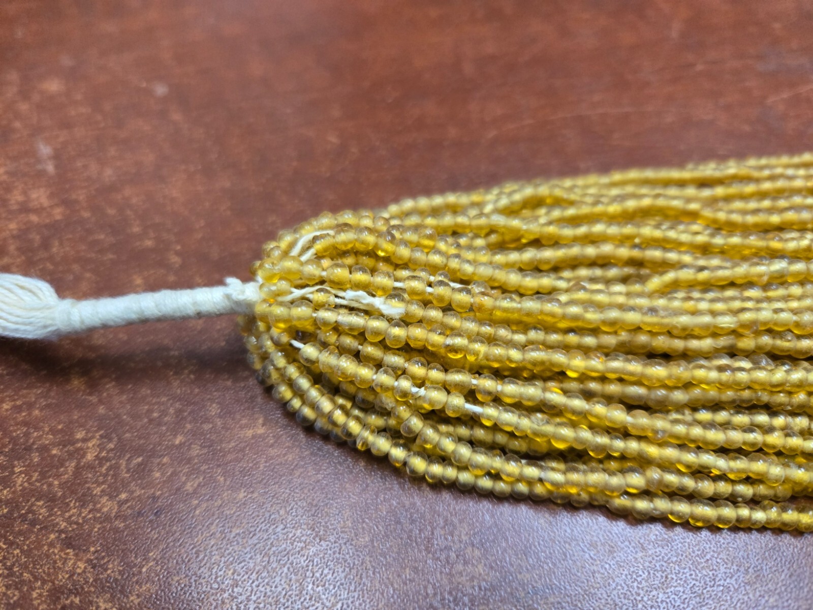 50 STRANDS AMBER GLASS BEADING BEADS 4mm #A252