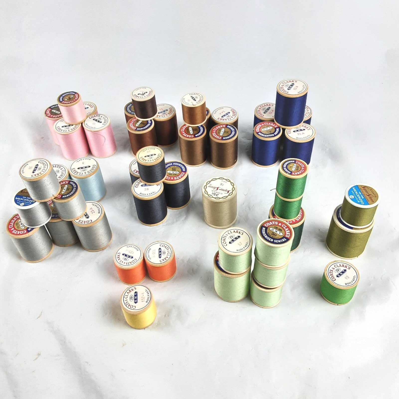 Multi Lot of 46 Varies Threads Multicolor Coats & Clarks, JP & Coats