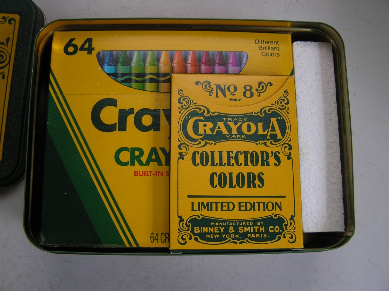 Crayola Crayons Collectors Tin 1991 (72 Crayons) & A Box Of 96 From 2004