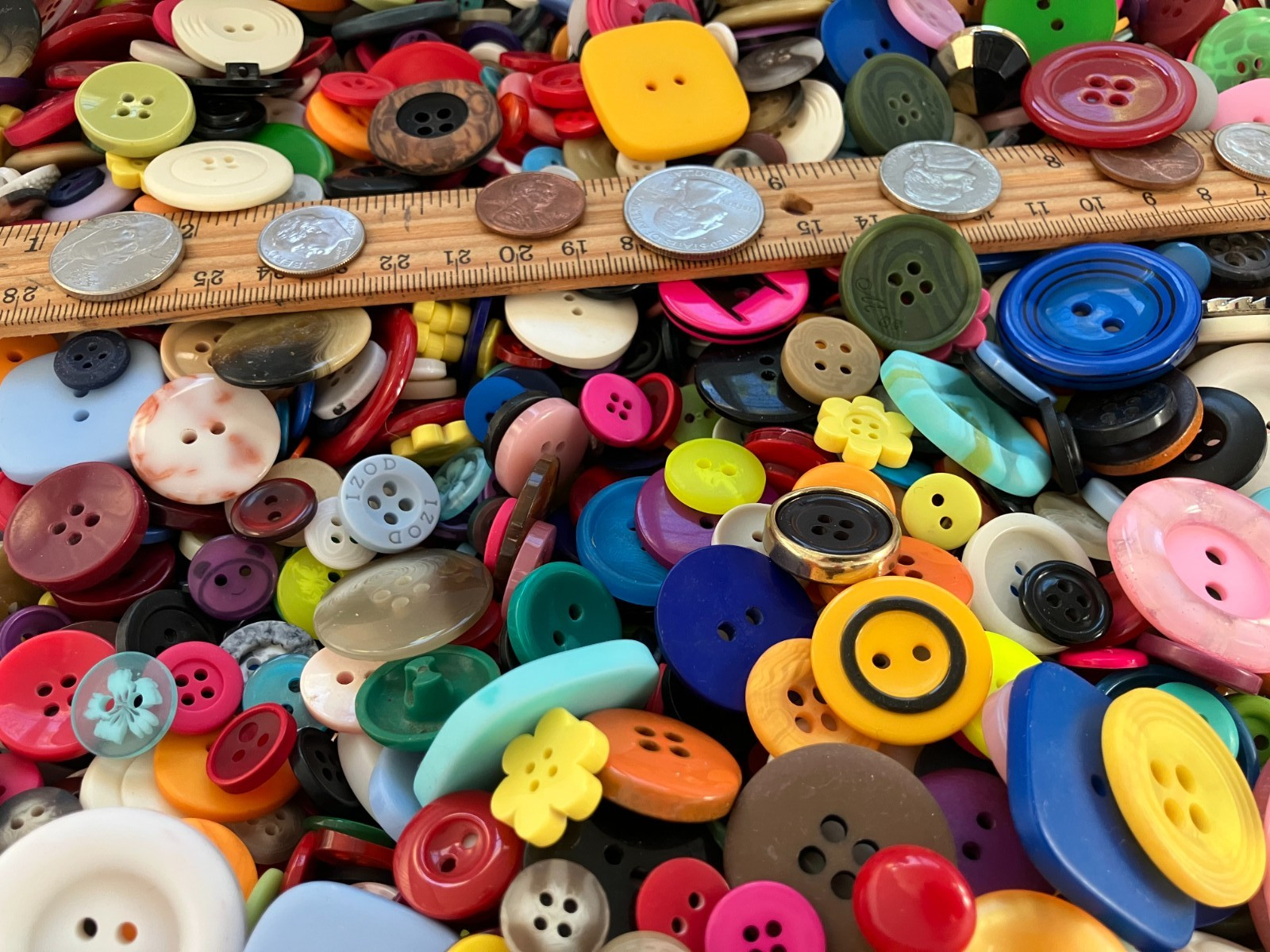 200 New Buttons assorted mixed color and sizes bulk Mixed Button lot MX1