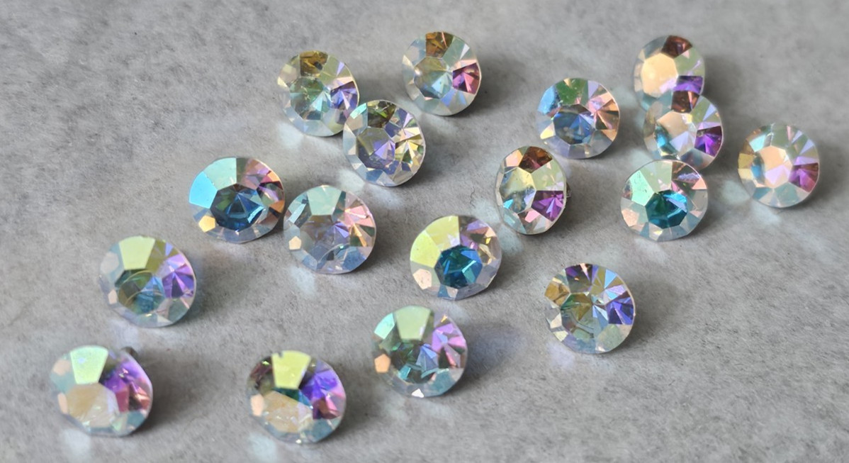 17 Piece AB Aurora Borealis Swarovski Chaton Faceted Vintage Sewing Buttons