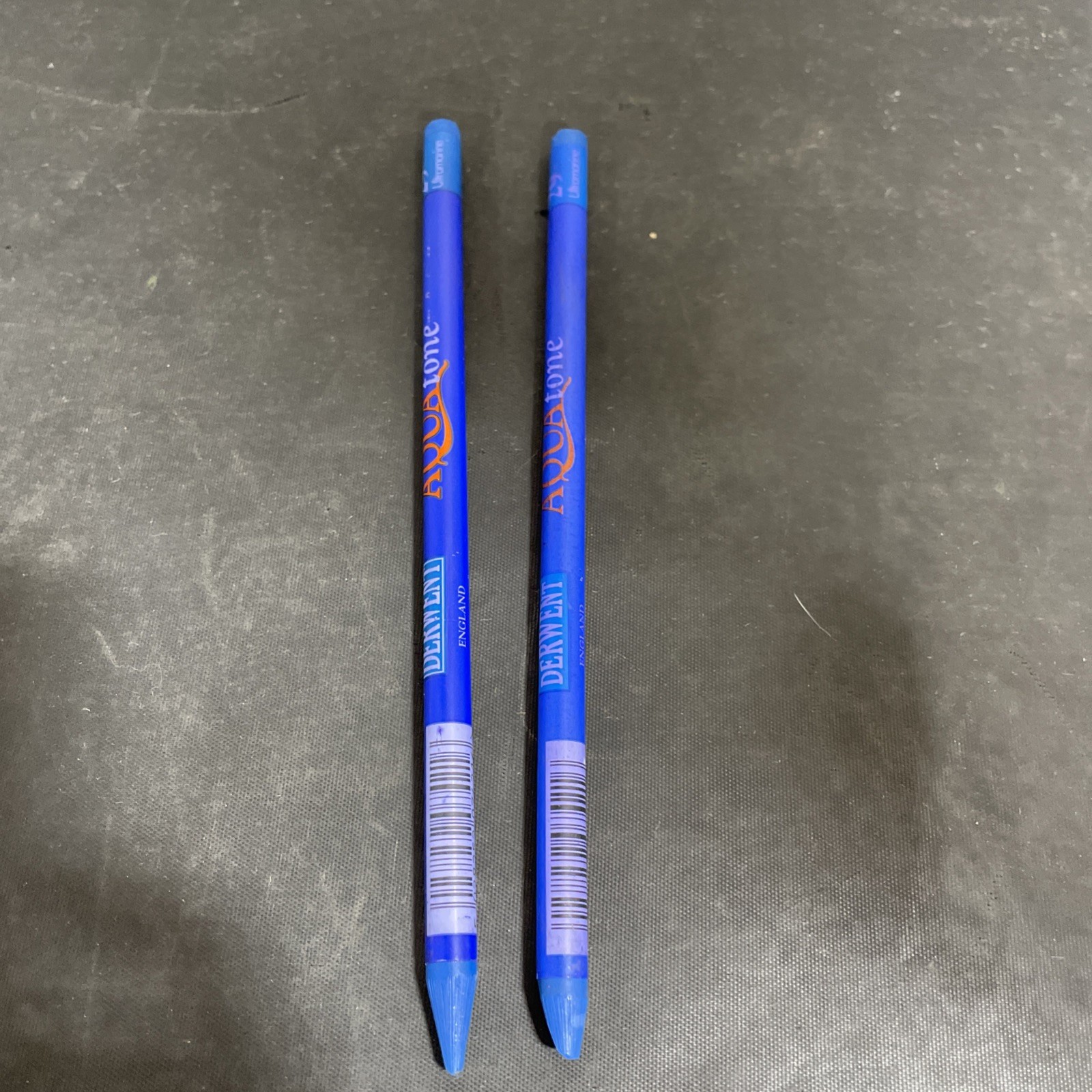 Derwent AquaTone Pencils #29 Lot of 2 – Ultramarine Blue