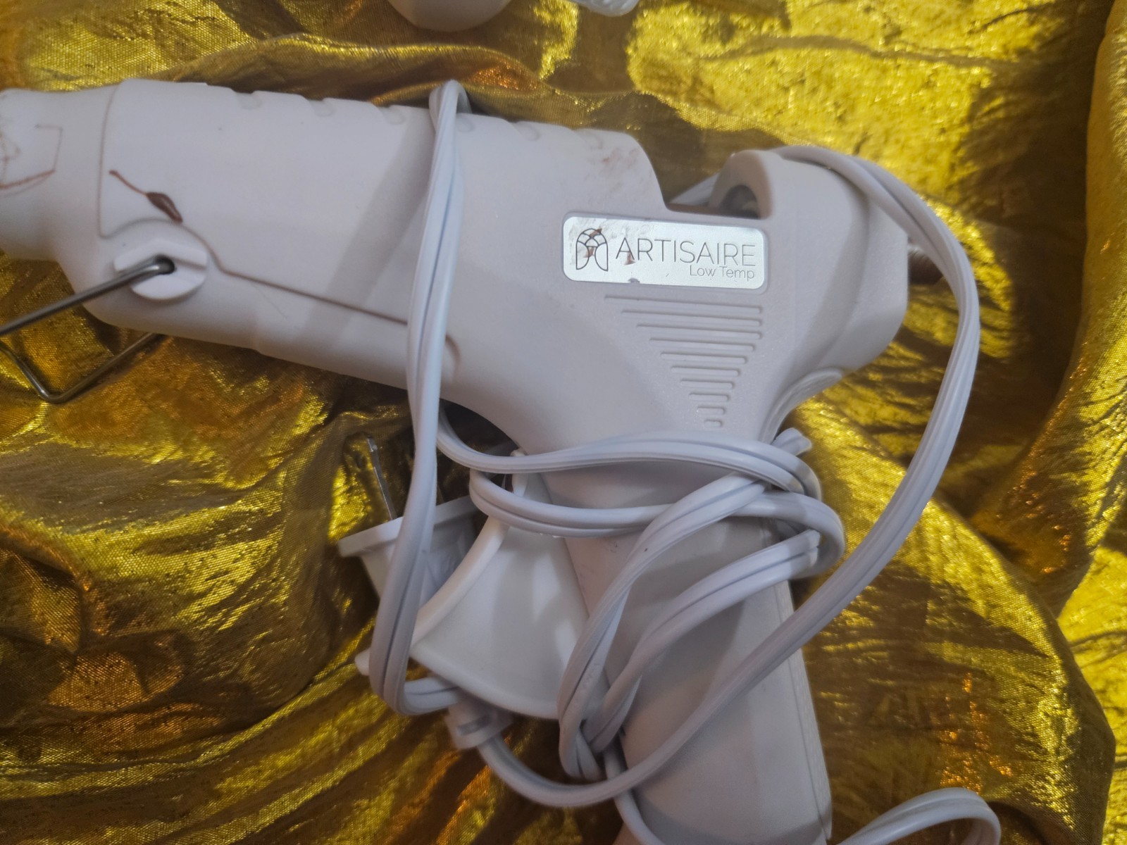 26 LOT OF SUREBONDER Glue GUN AND ARTISAIRE Wax GUN GUNS Low Temp CRAFTING Tool!