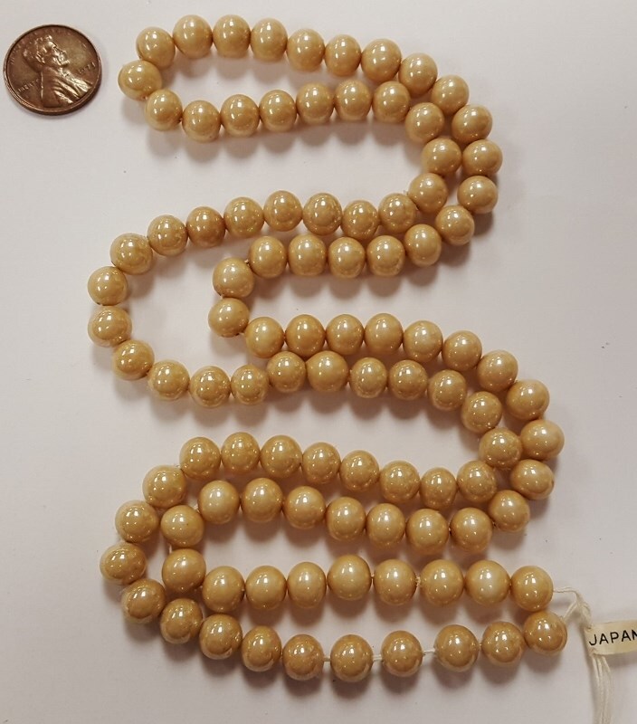 100 VINTAGE JAPANESE CHERRY BRAND GLASS BEIGE SATIN AB 8mm. ROUND BEADS 4726