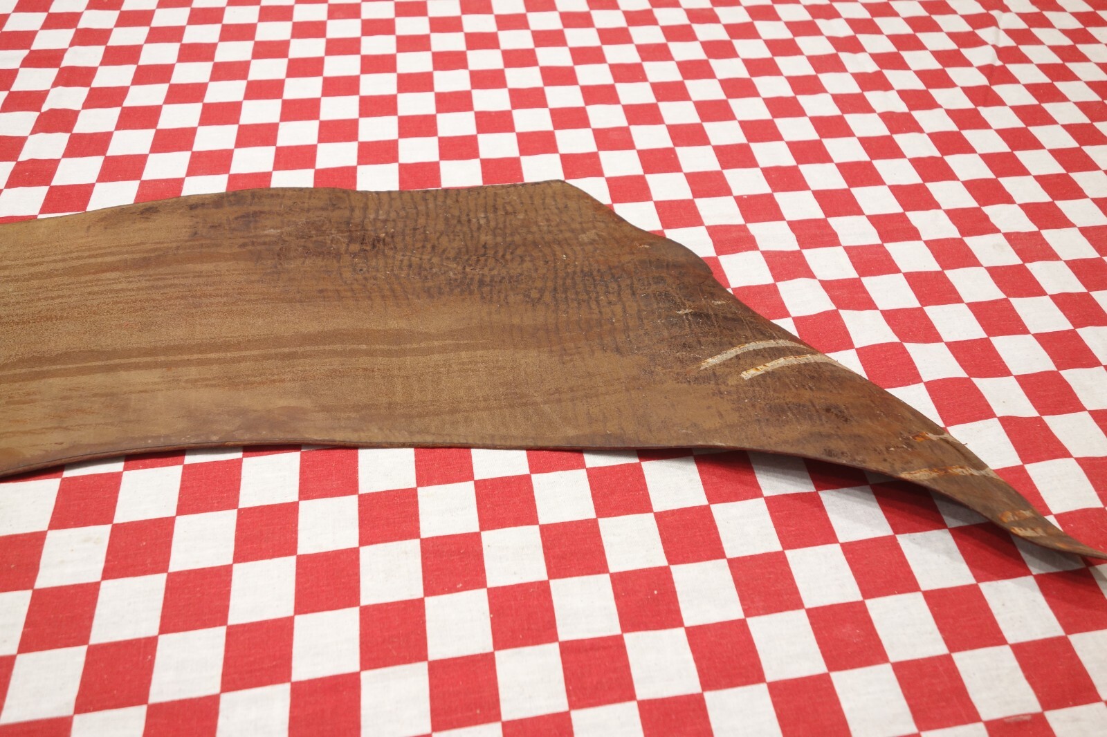Embossed Tan Chromexcel Horsebutt Alligator Strip. 2.9 Square feet. 5 oz.