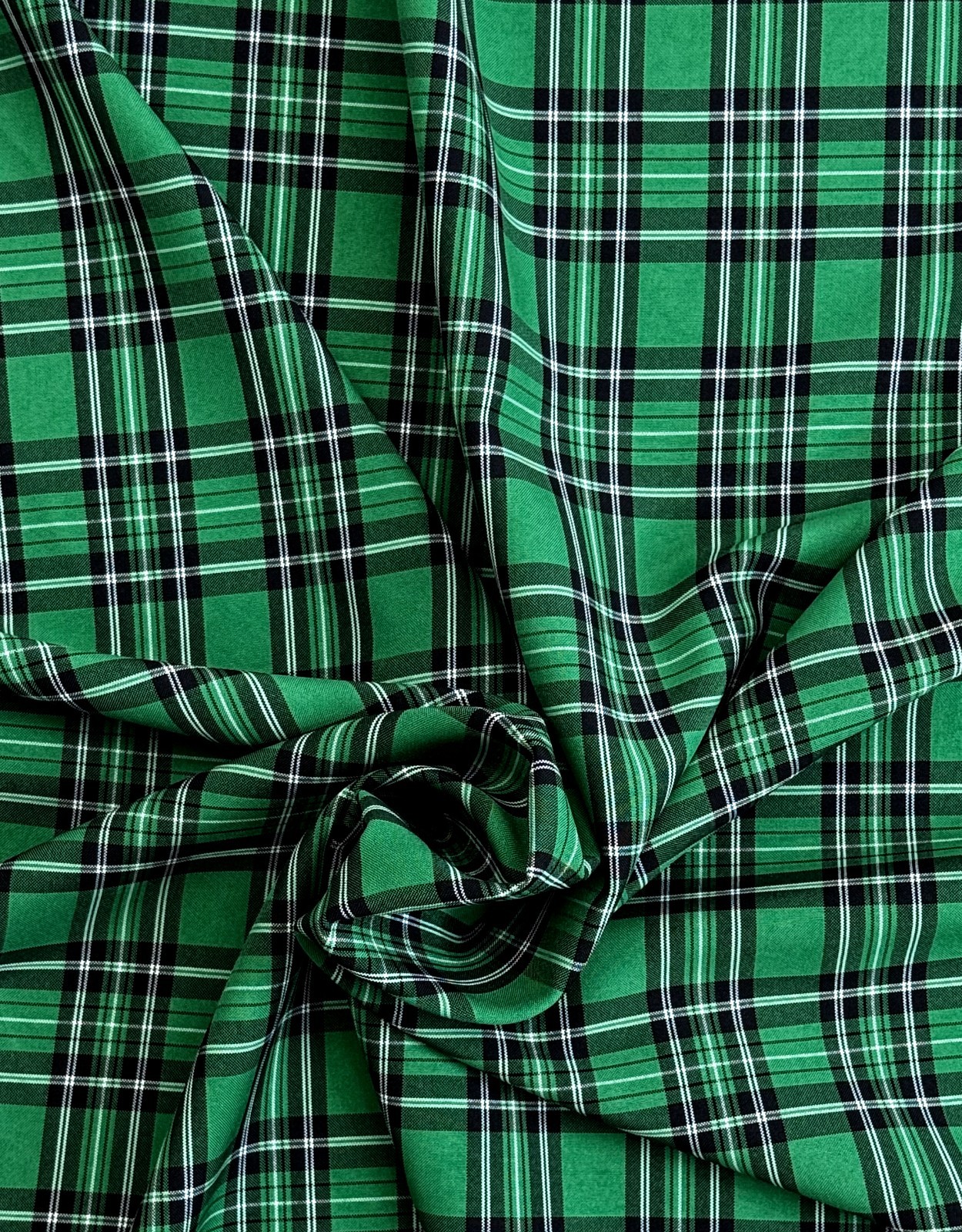 100% Polyester Plaid Poplin Weave 58″ Wide Fabric Wrinkle Resistant Non-Stretch