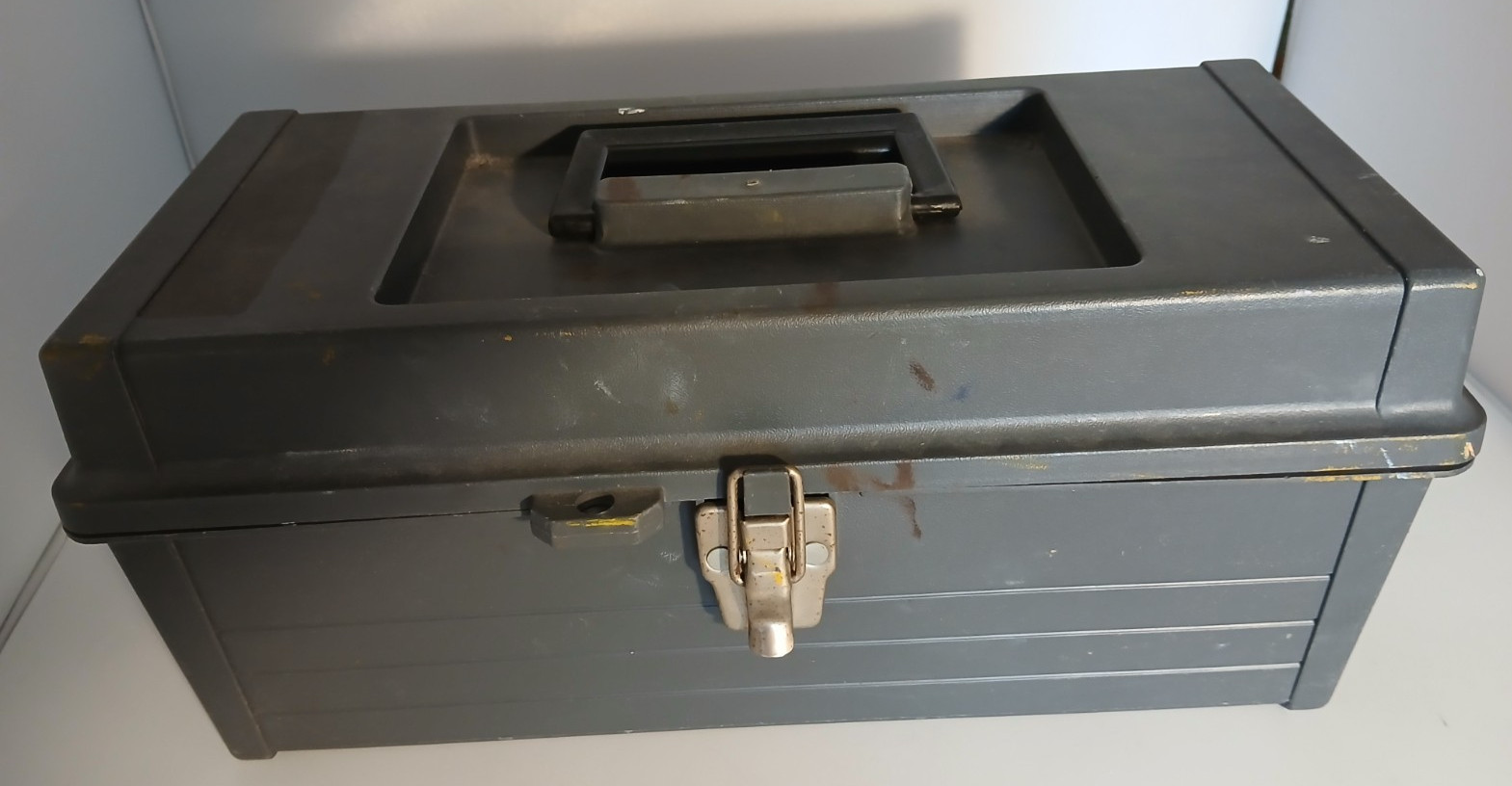 Contico artist carrying/storage box for brushes, pencils, tools, etc (box only)