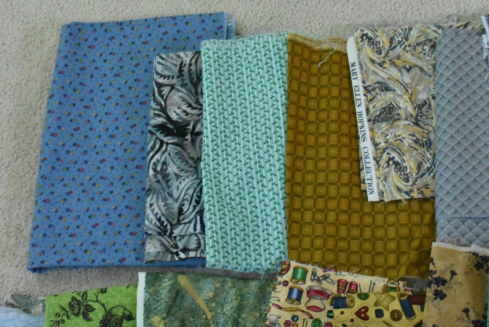 Lot, Quilt Cotton Pieces & Scraps, 3 Pounds & 4 Ounces, S27