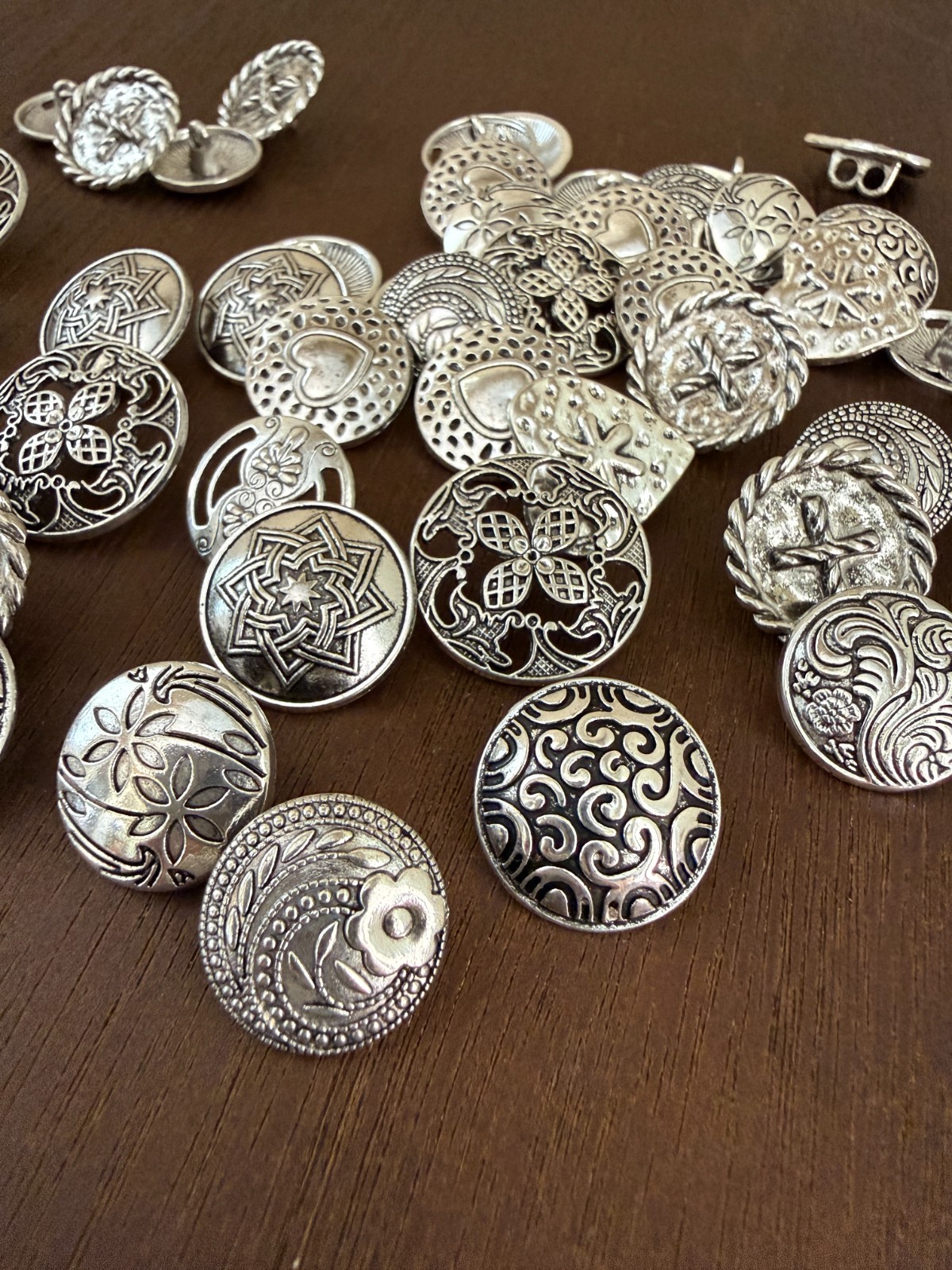 10PC Antique Silver Floral Filigree Cross Heart Shank Metal Buttons 11/16″ ~7/8″