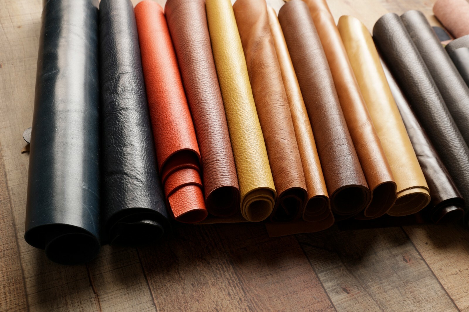 Premium Italian Cowhide Leather Scraps upholstery — X Large Size Pieces 12″x18