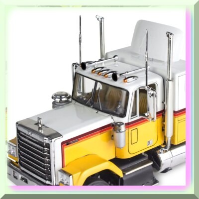 1:32 Scale Model Truck Kit to Build