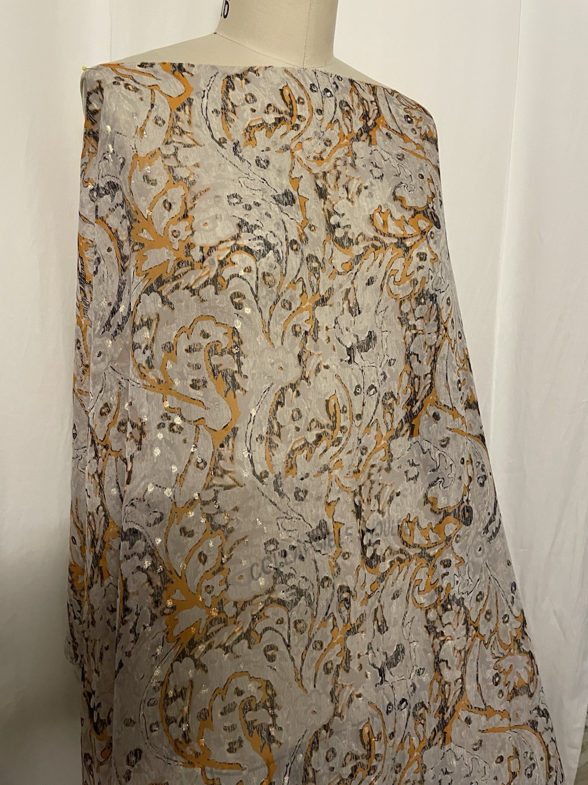 100% Silk Chiffon Georgette Gold Lurex Grey Abstract Fabric By The Yard 56″ Wide